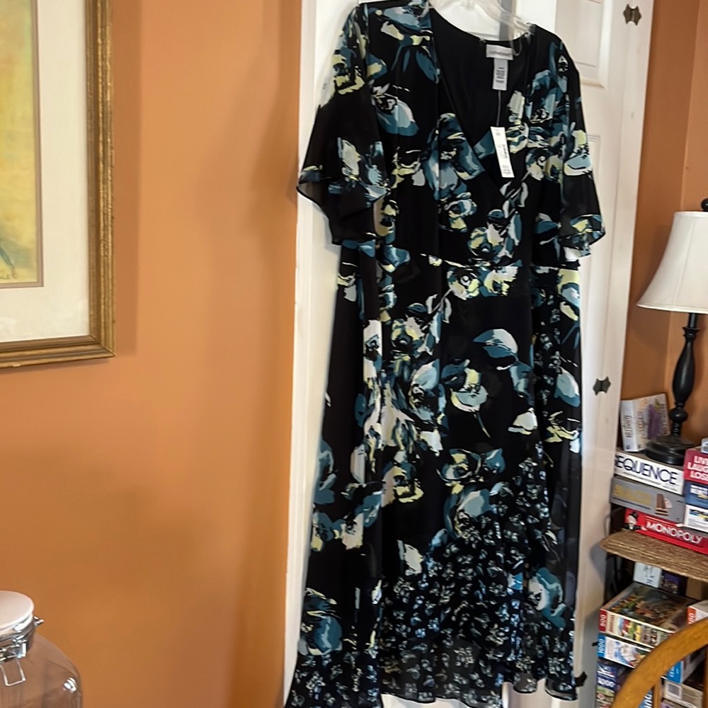 Catherine’s surplice black floral dress, NWT